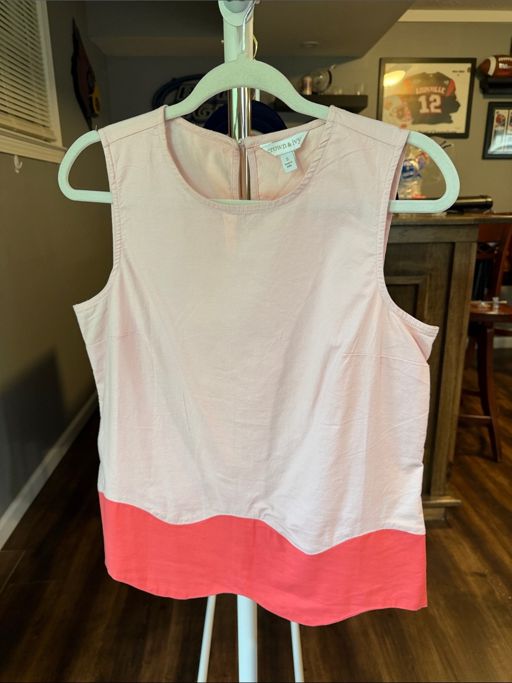 Crown and Ivy Coral and Peach and Colorblock Sleeveless Cotton Top